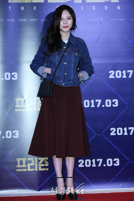 배우 이열음이 21일 오후 서울 삼성동 코엑스 메가박스에서 열린 영화 ‘프리즌’ VIP시사회에 참석해 포토타임을 갖고 있다.