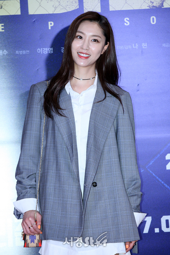 배우 서지혜가 21일 오후 서울 삼성동 코엑스 메가박스에서 열린 영화 ‘프리즌’ VIP시사회에 참석해 포토타임을 갖고 있다.