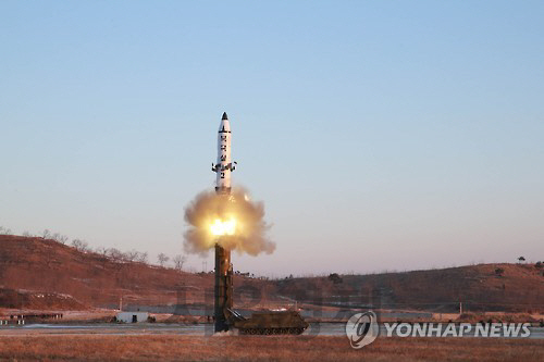 지난 2월 12일 북한이 신형 중장거리 전략탄도미사일(IRBM)인 ‘북극성 2형’을 시험발사하는 모습 /연합뉴스