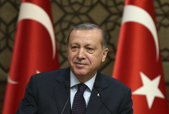 에르도안 터키 대통령, '유럽인들 맘 놓고 못돌아다닐 것'