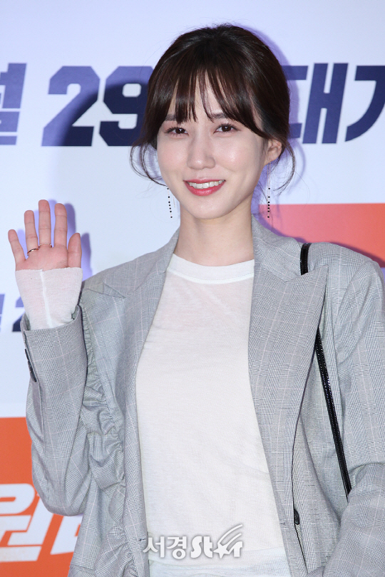 박은빈이 23일 오후 서울 삼성동 메가박스 코엑스에서 열린 영화 ‘원라인’ VIP시사회에 참석해 포토타임을 갖고 있다.