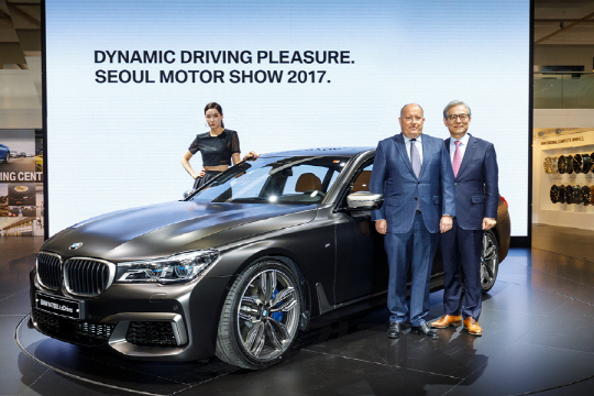 [2017 서울모터쇼] BMW, 7시리즈 역사상 가장 강력한 ‘뉴 M760Li’ 국내 첫 공개