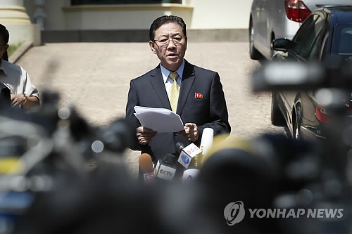 시신 김정남 아니라고 딱 잡아떼는 北