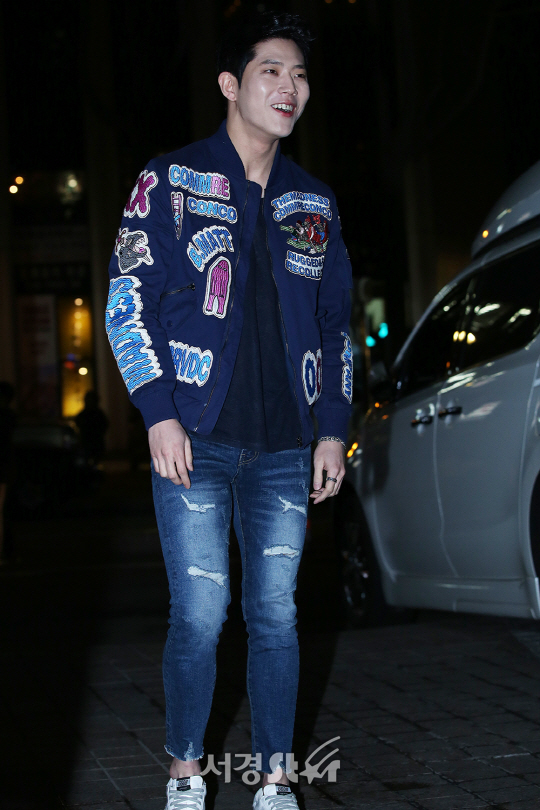 배우 동하가 31일 오후 서울 영등포구 여의도 모 음식점에서 열린 KBS 수목드라마 ‘김과장’ 종방연에 참석하고 있다.