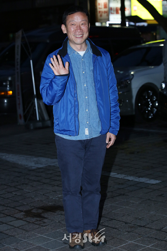 배우 정석용이 31일 오후 서울 영등포구 여의도 모 음식점에서 열린 KBS 수목드라마 ‘김과장’ 종방연에 참석하고 있다.