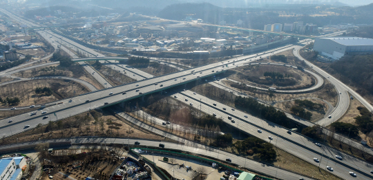 국유재산 중 가장 비싼 것은 경부고속도로./연합뉴스