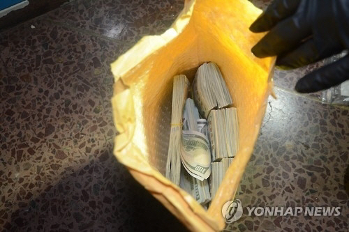 성균관대 2억 뭉칫돈, 최유정 변호사 남편 “아내 돈 맞다” 자백