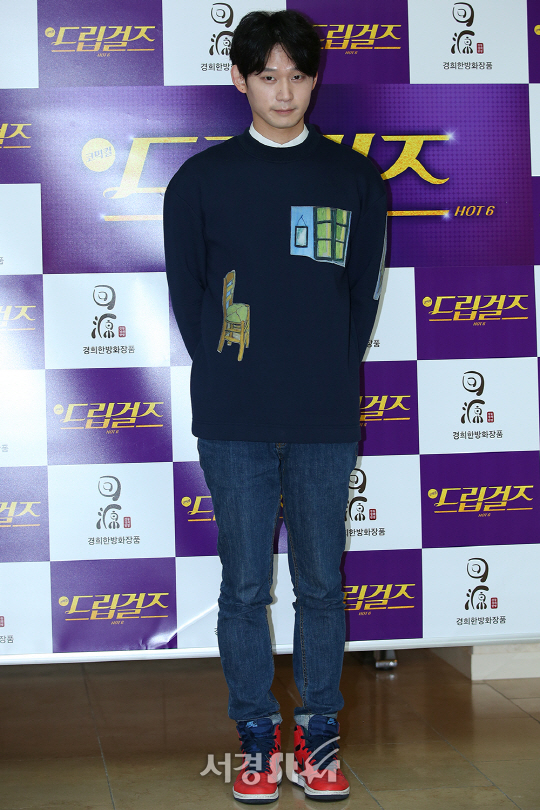 배우 권수현이 6일 오후 서울 대학로 유플렉스 1관에서 진행된 코믹컬 드립걸즈 HOT6 VIP 데이에서 포즈를 취하고 있다.