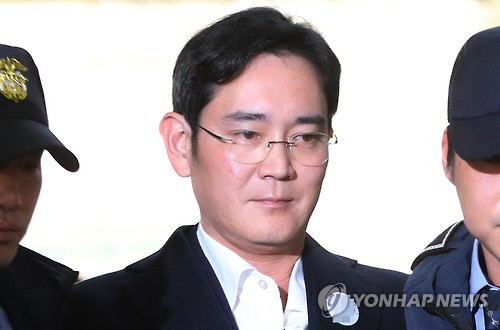 이재용 삼성전자 부회장이 7일 피의자 신분으로 법정에 선다./연합뉴스