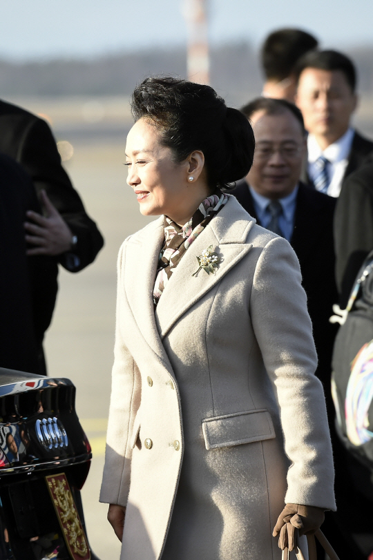 시진핑 중국 국가주석의 아내 펑리위안 여사. /EPA연합뉴스