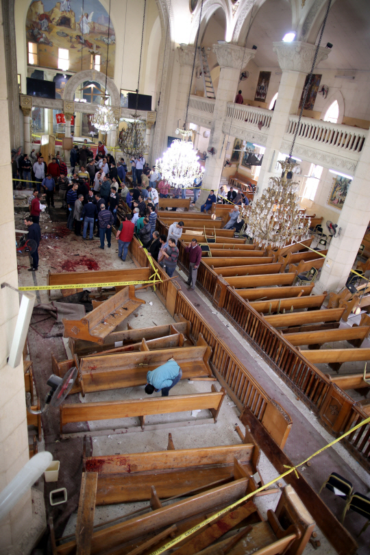 이집트 콥트교회서 폭탄 터져··최소 21명 사망