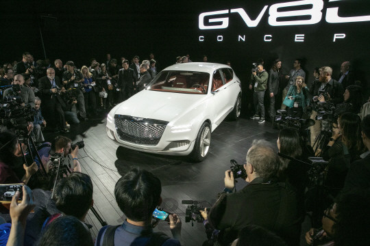 [오늘의 신차] 제네시스, 뉴욕 오토쇼서 브랜드 첫 SUV 'GV80' 공개