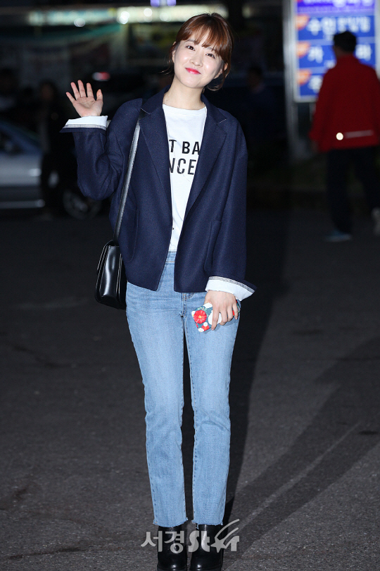 배우 박보영이 15일 여의도 한 음식점에서 열린 jtbc금토드라마 ‘힘쎈 여자 도봉순’ 종방연에 참석해 포토타임을 갖고 있다.