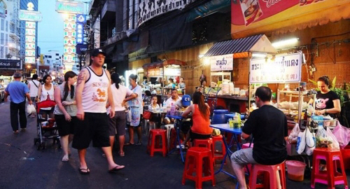 태국 수도 방콕의 길거리 음식점 /더네이션