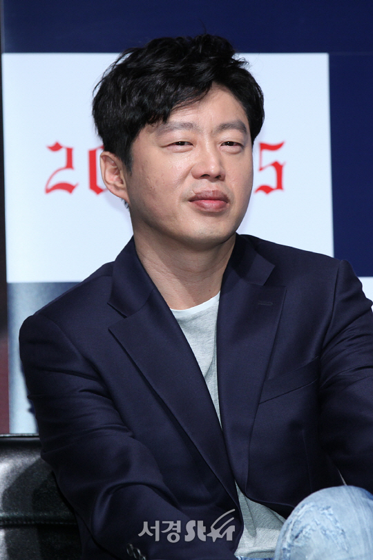 배우 김희원이 19일 서울 강남 압구정동 압구정 CGV에서 열린 영화 ‘불한당, 나쁜 놈들의 세상’ 제작보고회에 참석했다.