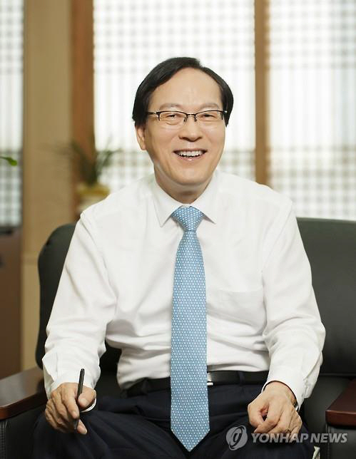 김용환 NH농협금융지주 1년 연임 확정…“위기관리 능력 높이 평가”