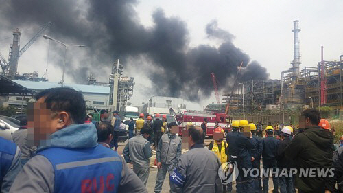 울산 에스오일 폭발사고...2명 경상 ‘원인은?’