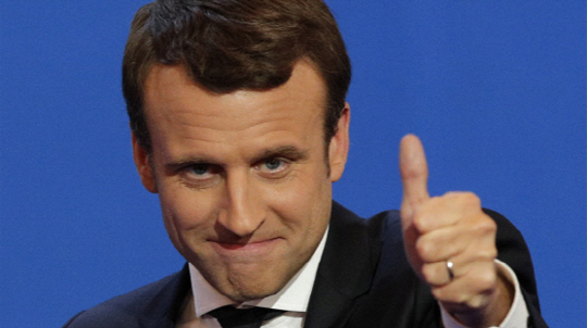 프랑스 대선 결선 진출 마크롱, '무서운 정치 신예'