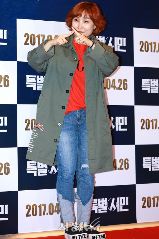 방송인 박경림이 24일 오후 서울 강남구 메가박스 코엑스점에서 진행된 영화 ‘특별시민’ VIP 시사회에 참석해 포즈를 취하고 있다.