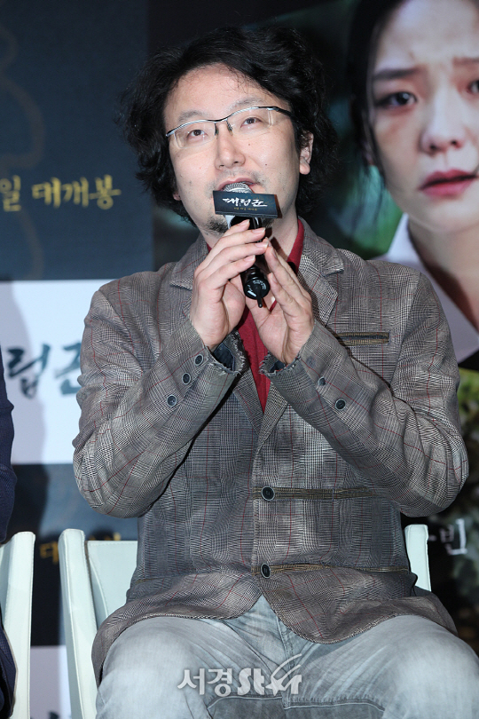 정윤철 감독이 25일 압구정 CGV에서 열린 영화 ‘대립군’ 제작보고회에 참석했다.