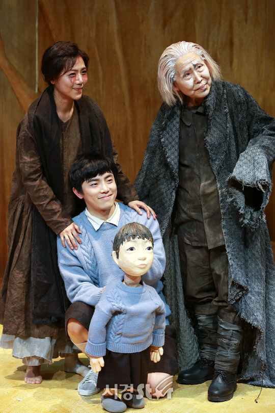 전현아-김성우-박정자, 엄마와 아들 그리고 죽음 (엄마 이야기 프레스콜)