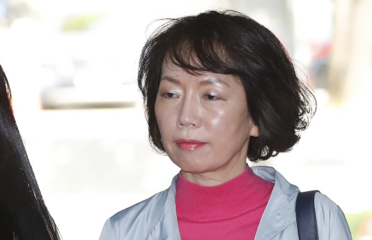 ‘출판의 여왕’ 박은주 전 김영사 대표 구속