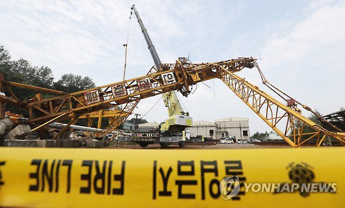 거제 삼성중공업 크레인 넘어져…5명 사망, 10여명 중경상
