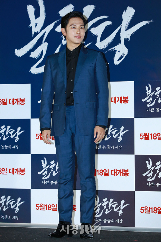 배우 임시완이 2일 오후 서울 성동구 CGV 왕십리에서 열린 영화 ‘불한당: 나쁜 놈들의 세상’ 언론시사회에서 포즈를 취하고 있다.