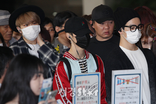 갓세븐(GOT7) 멤버 영재,마크,진영이 4일 김포국제공항을 통해 일본 쇼케이스 참석 차 일본 오사카로 출국하고 있다.