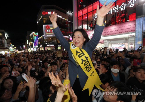 선거운동 중인 정의당 심상정 대선후보/연합뉴스