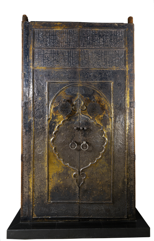 ‘메카 카바 신전의 문’,  1635~1636년 제작된 것으로 사우디아라비아 국립박물관 소장. /사진제공=국립중앙박물관