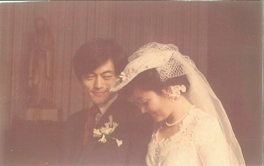 젊은 시절 문재인 후보와 김정숙 여사의 결혼식 장면. /사진제공=더불어민주당