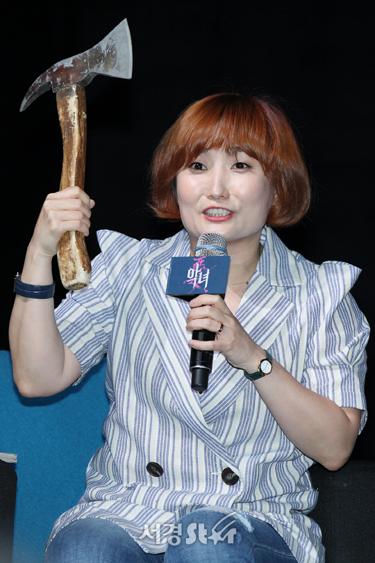 박경림이 11일 오전 압구정 CGV에서 열린 영화 ‘악녀’ 제작보고회에 참석했다.