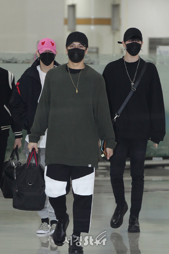 갓세븐(GOT7) 멤버 마크,잭슨,유겸이 15일 오후 김포국제공항을 통해 일본투어를 마치고 입국하고 있다.