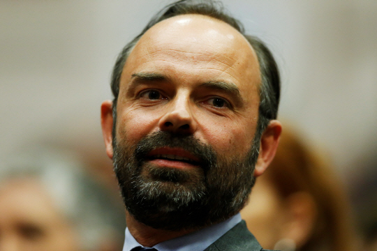 프랑스 새 정부 총리에 지명된 에두아르 필리프. /르아브르=AFP연합뉴스