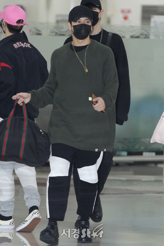 갓세븐(GOT7) 멤버 잭슨이 15일 오후 김포국제공항을 통해 일본투어를 마치고 입국하고 있다.