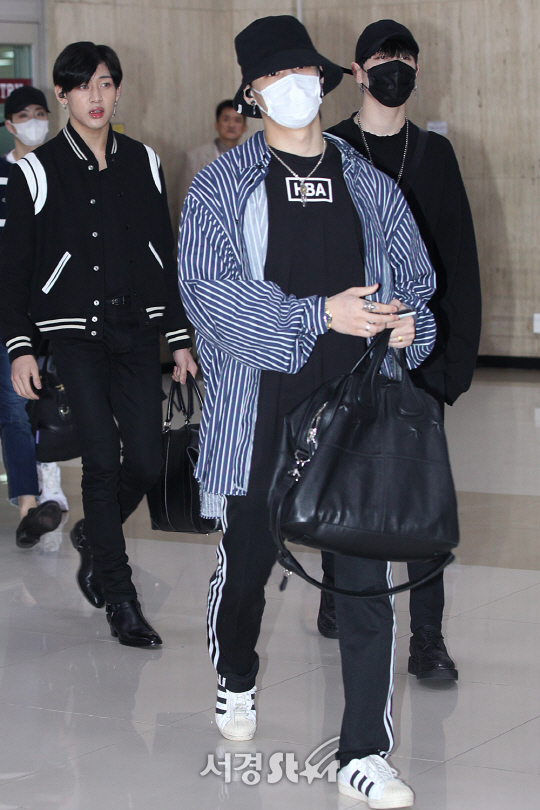 갓세븐(GOT7) 멤버 뱀뱀, JB, 유겸이 15일 오후 김포국제공항을 통해 일본투어를 마치고 입국하고 있다.
