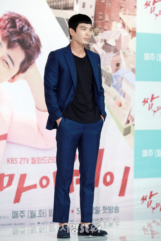 배우 김성오가 18일 오후 서울 영등포구 타임스퀘어 아모리스홀에서 열린 KBS2 ‘쌈, 마이웨이’ 제작발표회에 참석해 포즈를 취하고 있다.