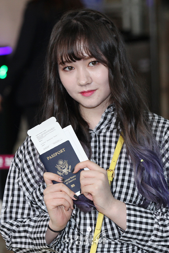 프리스틴 멤버 카일라가 18일 오후 김포국제공항을 통해 ‘KCON(케이콘)’에 참석하기 위해 도쿄 하네다로 출국하고 있다.
