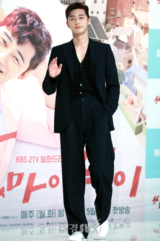 배우 박서준이 18일 오후 서울 영등포구 타임스퀘어 아모리스홀에서 열린 KBS2 ‘쌈, 마이웨이’ 제작발표회에 참석해 포즈를 취하고 있다.