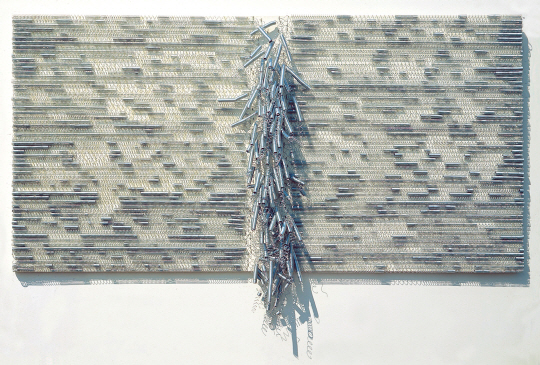 하종현 ‘무제 72-3(A)’ 1972년작으로 74 x 150 cm 패널에 용수철을 붙여 제작했다.  /사진제공=국제갤러리
