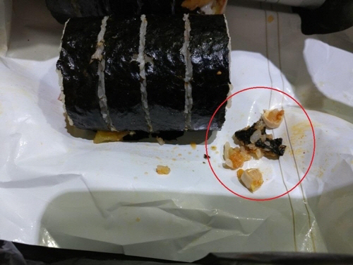 편의점 김밥에서 사람 어금니 발견? 오 마이 갓!!!! “제조 과정에 문제 없다” 주장