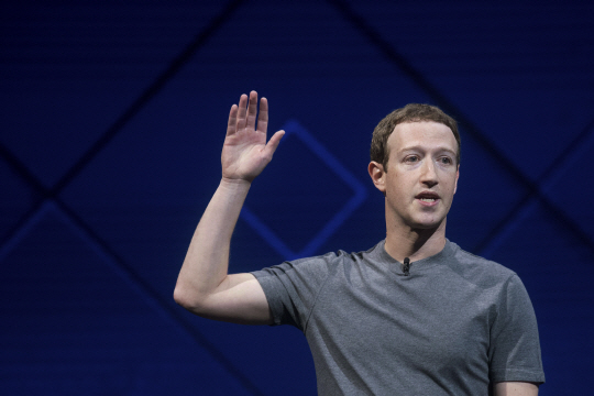 ‘온라인 대통령’ 페이스북 저커버그, “대선 출마 안 할 것”
