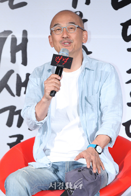 감독 이준익이 25일 오전 서울 중구 을지로 동대문 메가박스에서 열린 영화 ‘박열’ 제작보고회에 참석했다.