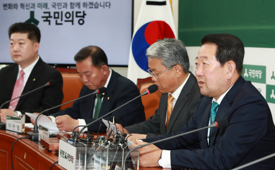 국민의당 박주선 비대위원장이 31일 오전 국회 당대표실에서 열린 비상대책위원회의에 참석해 발언하고 있다. /연합뉴스