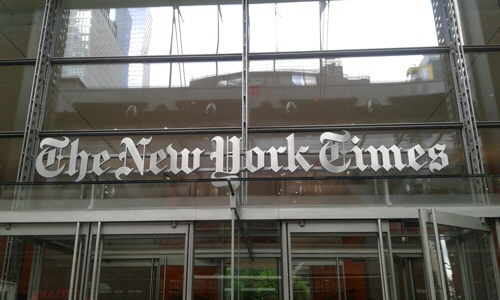 뉴욕타임스(NYT)의 2008년 이후 6번째 구조조정은 온라인·모바일 시대에서 종이신문의 한계를 드러낸다는 해석을 낳고 있다./연합뉴스