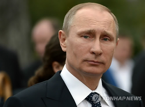 블라디미르 푸틴 러시아 대통령은 지난 미국 대선에 러시아 정부가 해킹으로 개입했다는 의혹과 관련해 일부 민간인 해커들의 소행일 것이라고 주장했다./연합뉴스