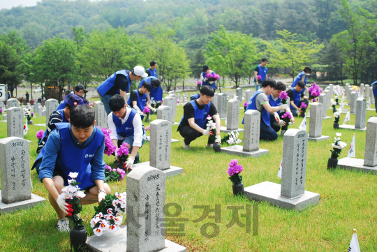 한진, 호국보훈의달 맞이 국립현충원 봉사활동