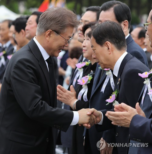 문재인 대통령과 한민구 국방부 장관/연합뉴스