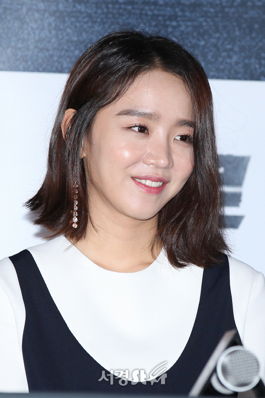 배우 신혜선이 7일 오후 서울 성동구 행당동 왕십리 CGV에서 열린 영화 ‘하루’ 언론시사회에 참석했다.